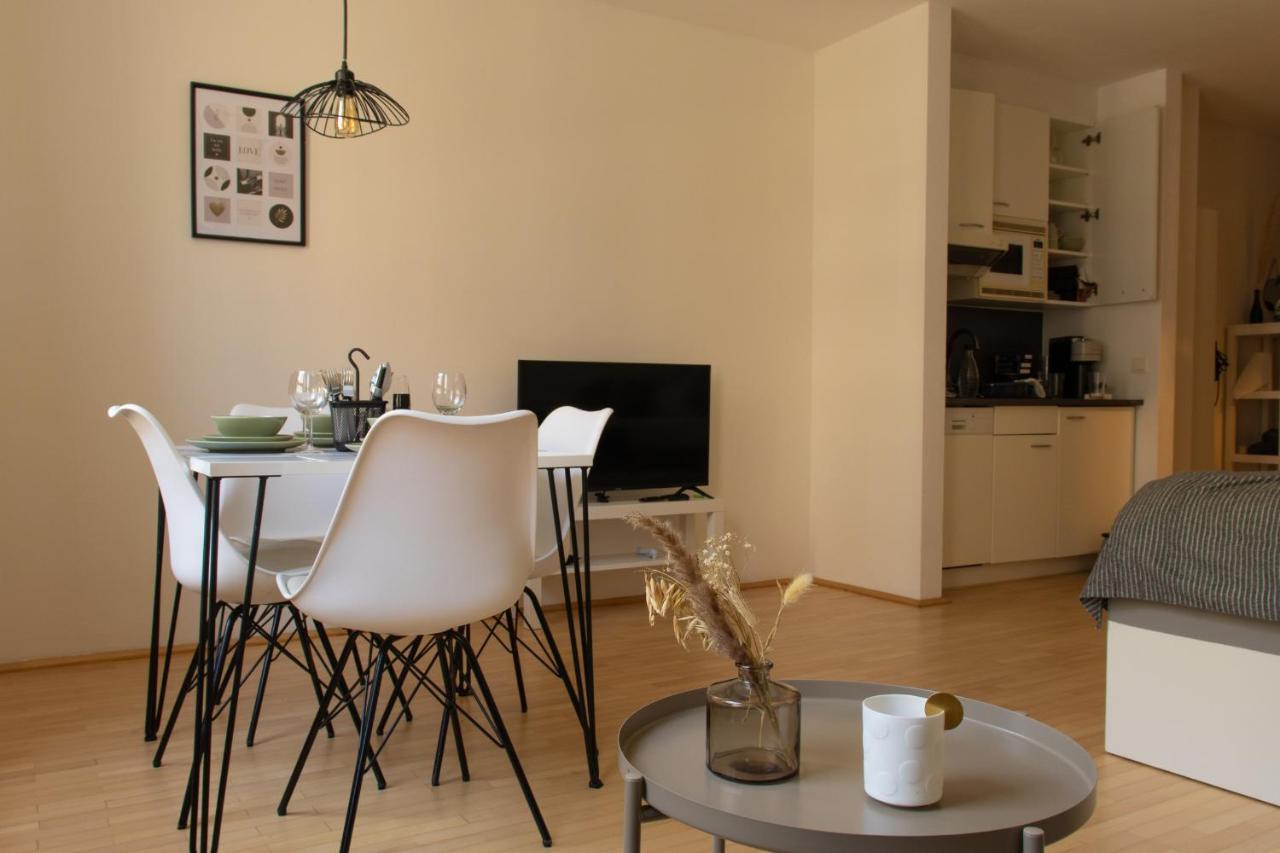 Modern - Neu - Gemutlich - Self Checkin - Zentral - Strassenbahn 38 Zum Ring Apartman Bécs Kültér fotó